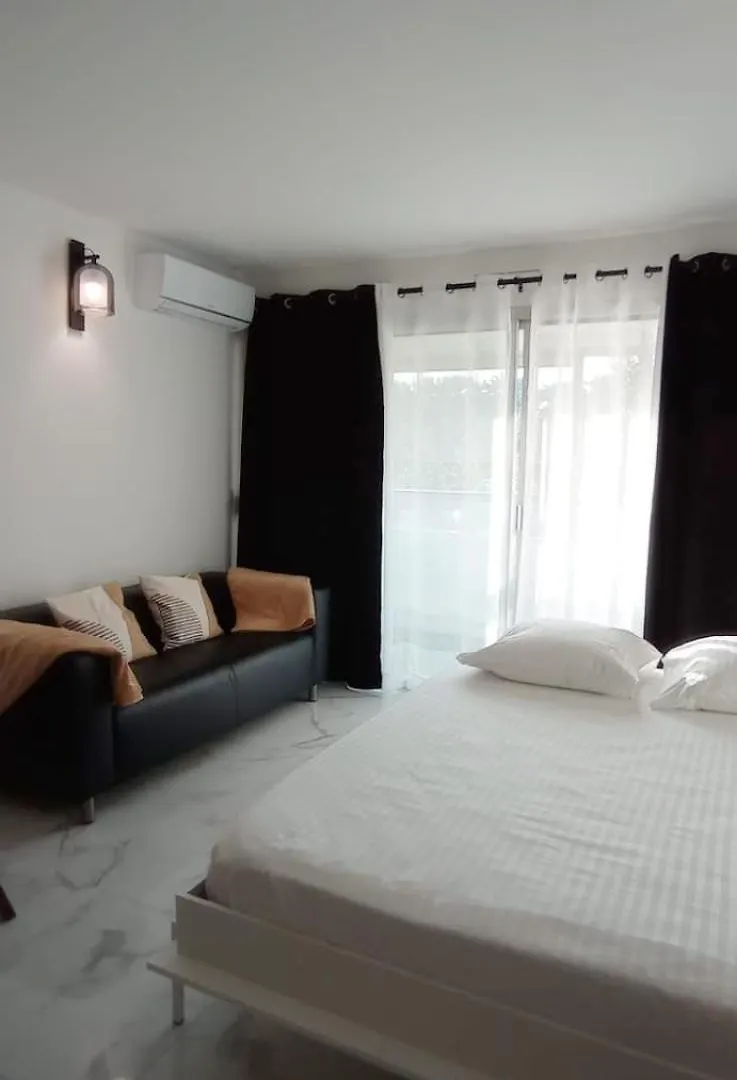 Residence Bord De Mer, Cannes Midi, Acces Direct A La Plage 0*,