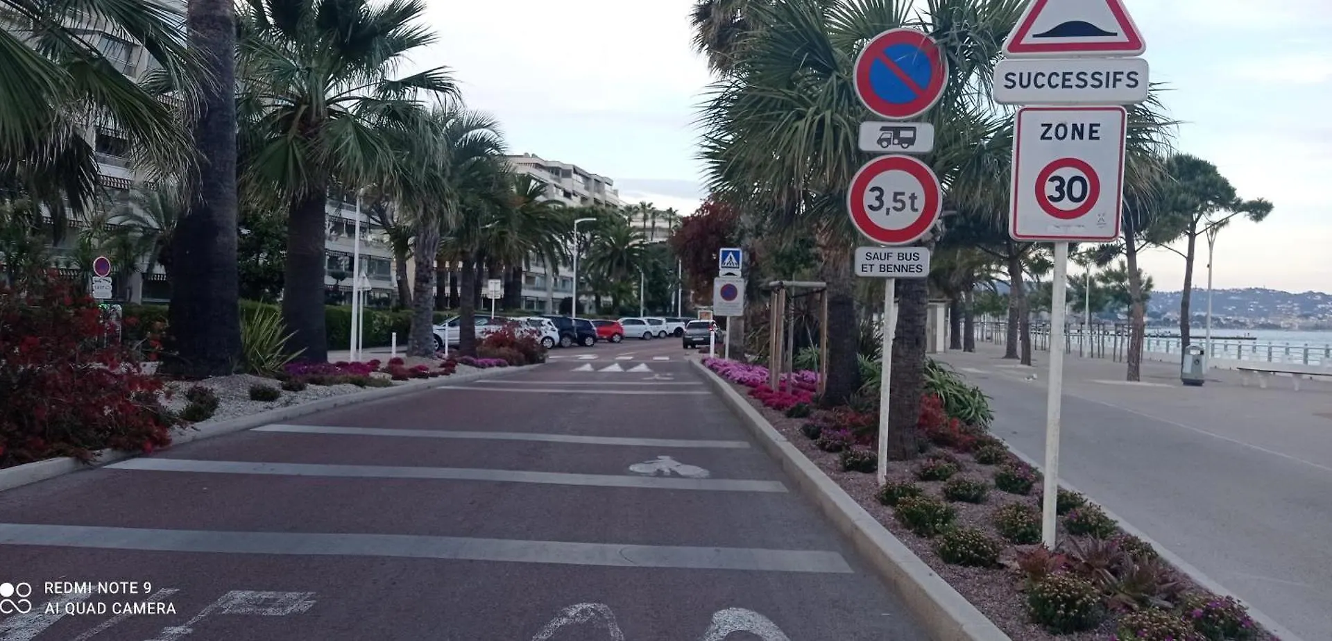Residence Bord De Mer, Cannes Midi, Acces Direct A La Plage